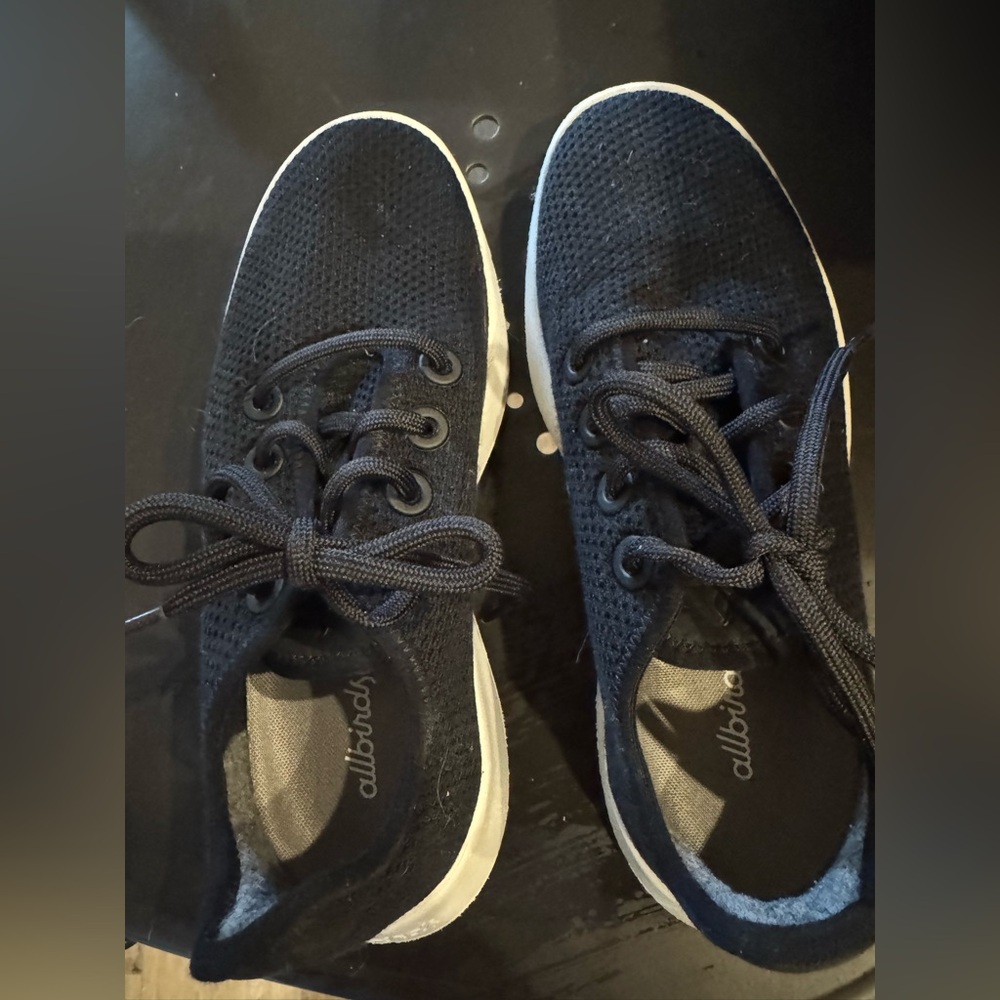 Allbirds Tree Runners size 7